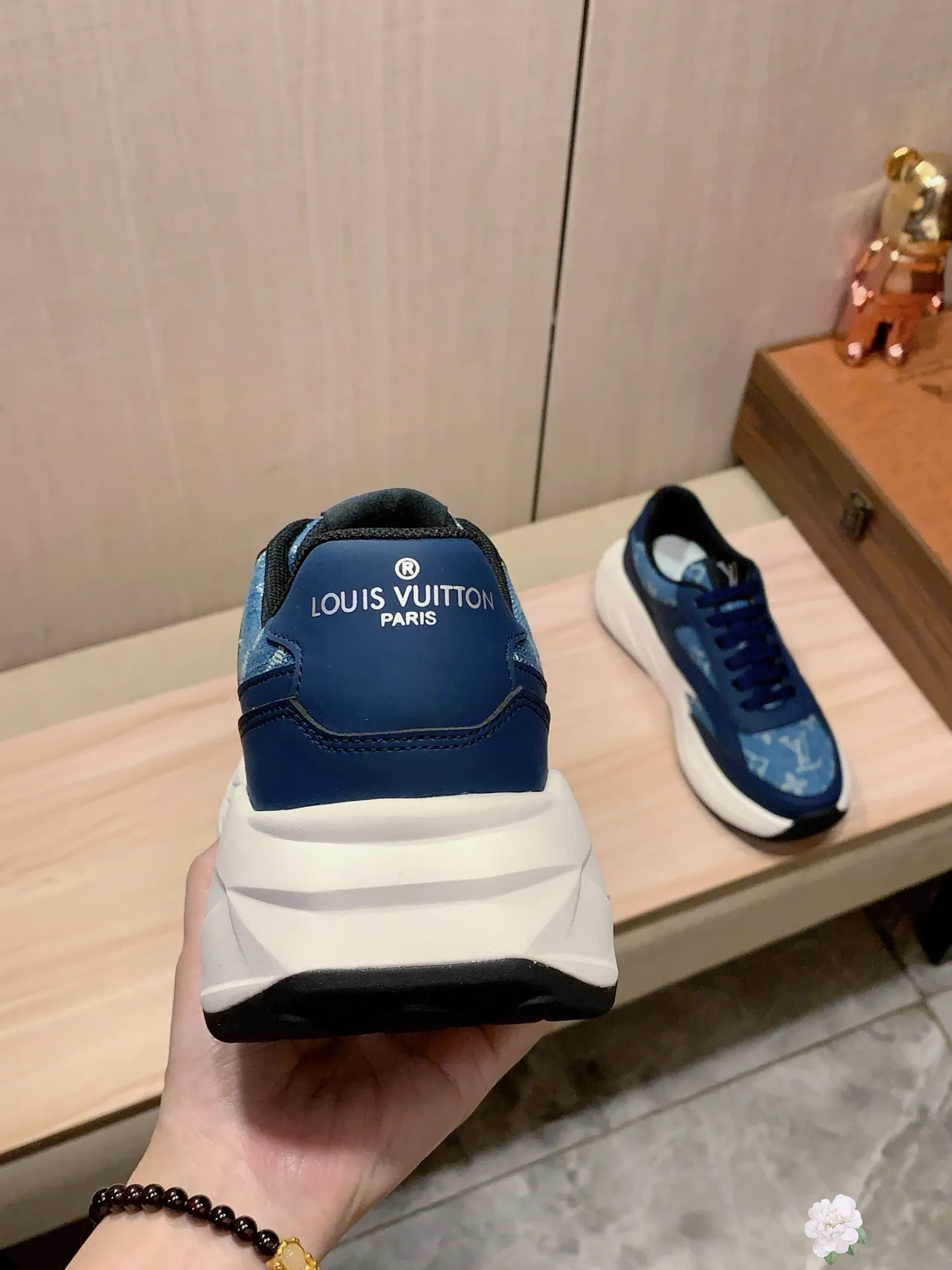 Men's Men's Shoes 💰460💰💰🎩🎩[Lightning][Lightning] "Lv*" The latest and most popular casual shoes, top brands [Seduce] Luxury ~ Purchasing Agency, Top ~ Quality. [Strong] The upper is made of imported breathable cowhide with material ➕ breathable sheepskin feet (•) and fine workmanship. The original stylish and stylish soft rubber wear-resistant and non-slip outsole is light and comfortable on the feet. The real thing looks better when photographed. 305: code: 38-44, 2️⃣ colors selected